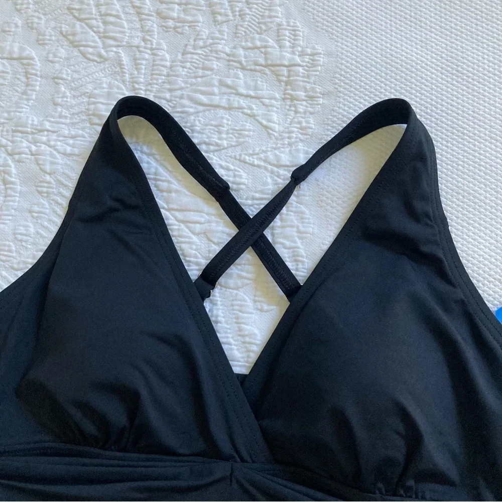NWT Lands End swim tankini swimsuit top wire free black chlorine resistant S